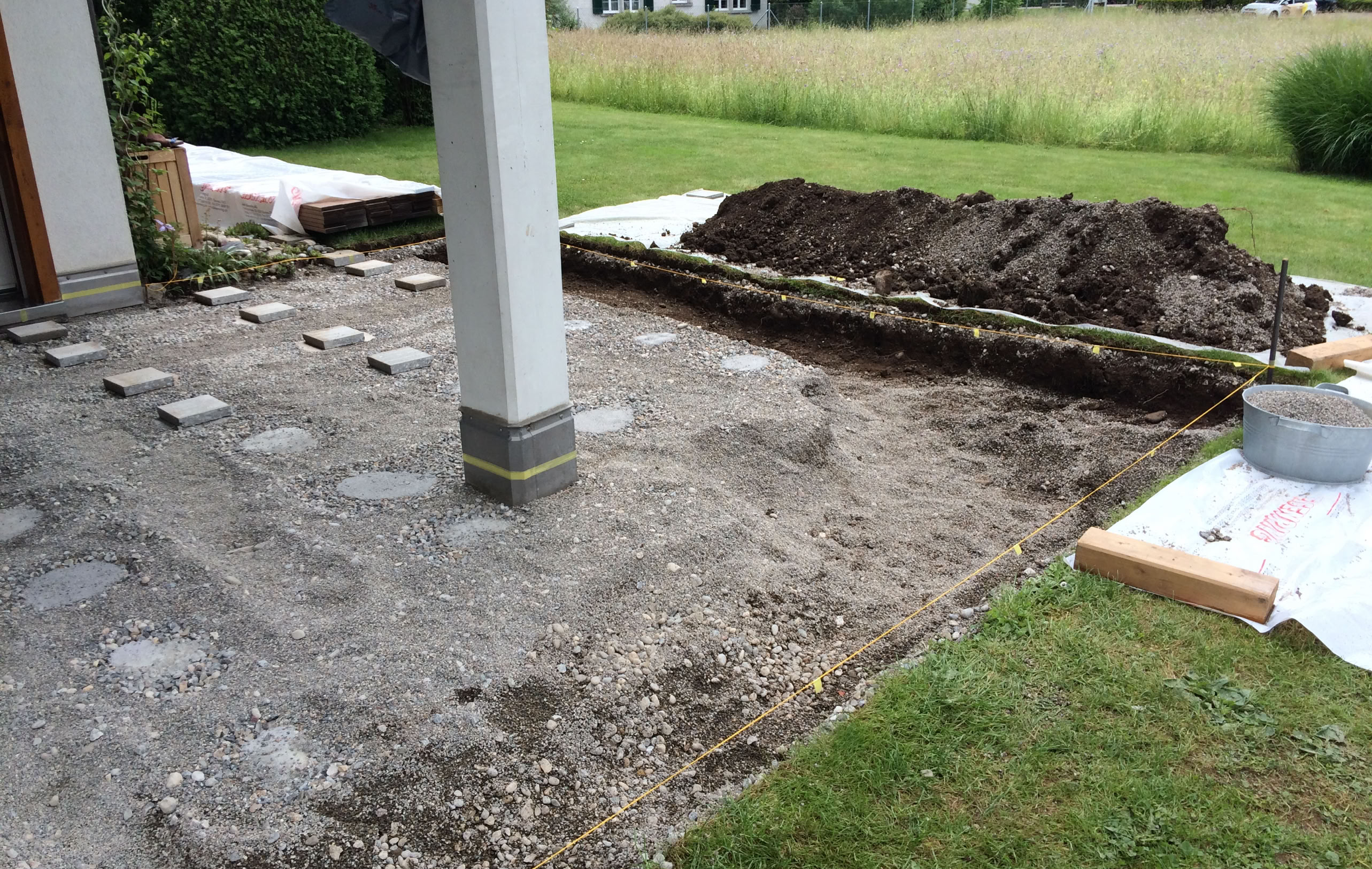 Vorbereitung und Aushub für ein schöner Gartensitzplatz