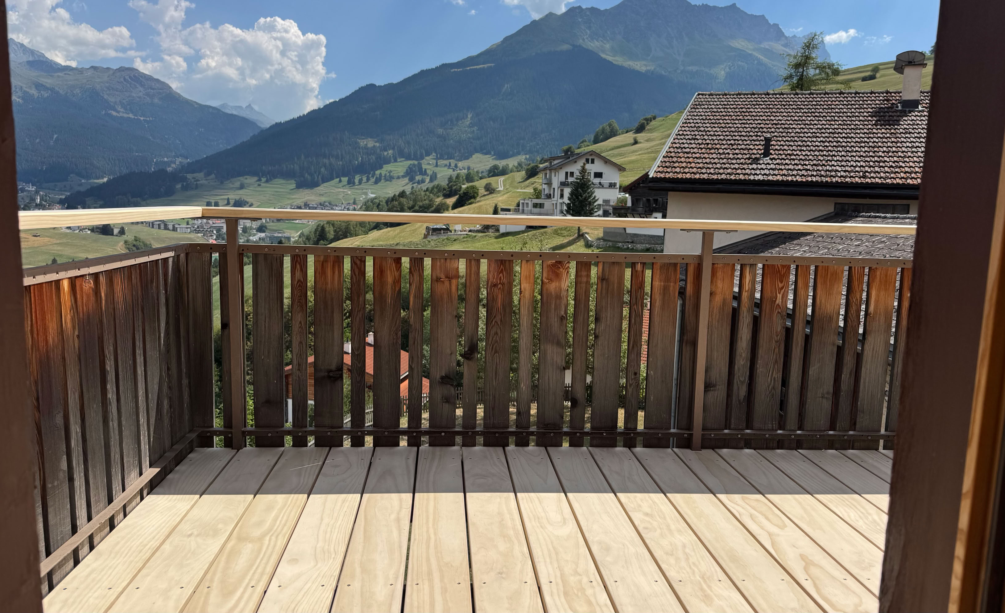 Besonders exponierte Holzterrassen sollten möglichst aus gutem Terrassenholz bestehen.